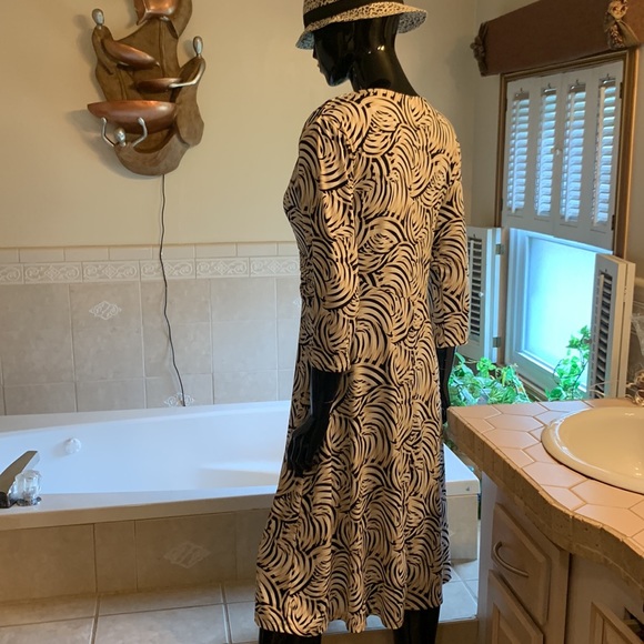 Nine & Co Dress - Picture 2 of 9